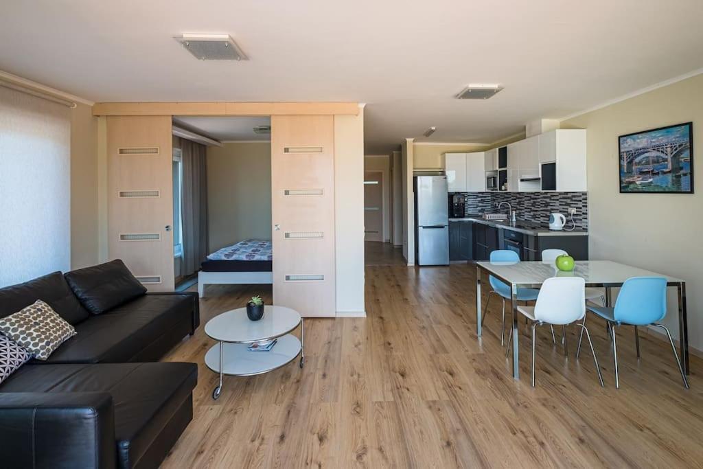 Hedon Brewery Apartments - 200 Meter To The Beach Balatonvilagos Bagian luar foto